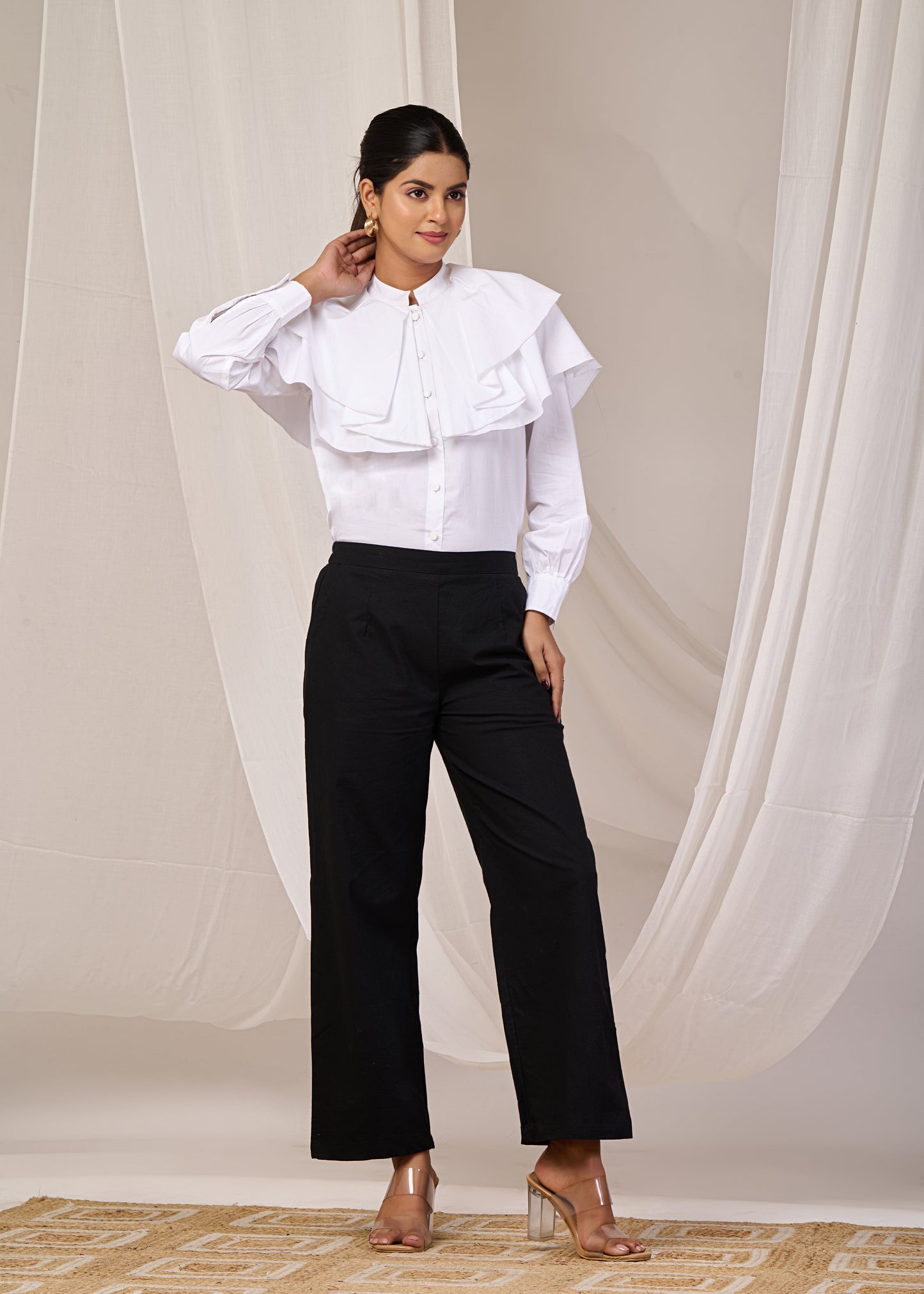 Eshe ruffled shoulders shirt(White)