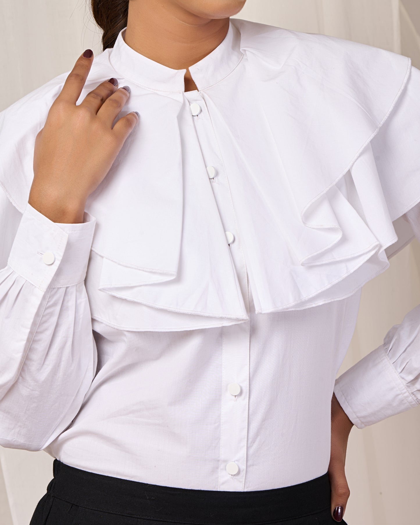 Eshe ruffled shoulders shirt(White)